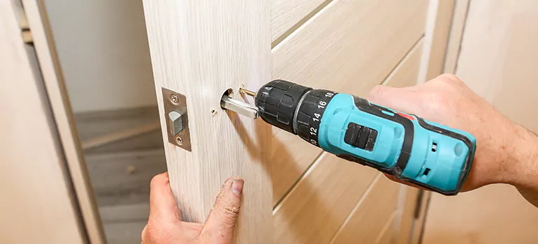 Old Door Knob Repair in Davie, FL